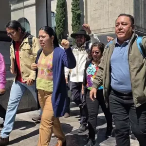 2-La-comision-negociadora-de-la-Seccion-22