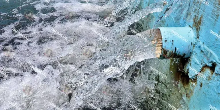 Ciudadanos-dudan-de-la-calidad-y-potabilizacion-del-agua-que-se-distribuye-por-la-red-municipal