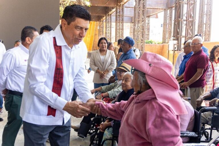 Compromiso-cumplido-otorga-Gobierno-Estatal-apoyos-a-mas-de-mil-habitantes-de-la-Zona-Metropolitana-de-Oaxaca-5
