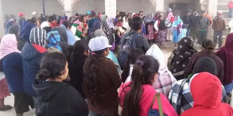 Desplazados-de-Guadalupe-Victoria-que-recibieron-refugio-en-el-municipio-de-San-Pedro-Ocotepec_