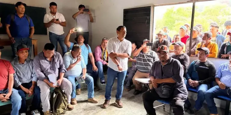 El-encuentro-entre-indigenas-zoques-oaxaquenos-y-los-campesinos-chiapanecos-en-la-colonia-Diaz-Ordaz-vencido-el-plazo-para-que-se-reconozca-a-la-comunidad-de-San-Miguel-Chimalapas_-3