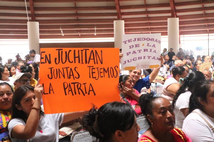 En-Juchitan-las-mujeres-tienen-proteccion-del-Gobierno-del-Estado-1100x733-1