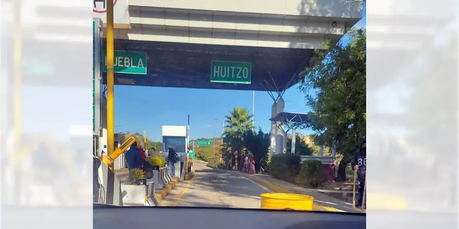 En-noviembre-de-2023-automovilistas-denunciaron-presunta-extorsion-en-la-caseta-de-Huitzo_-copia-2