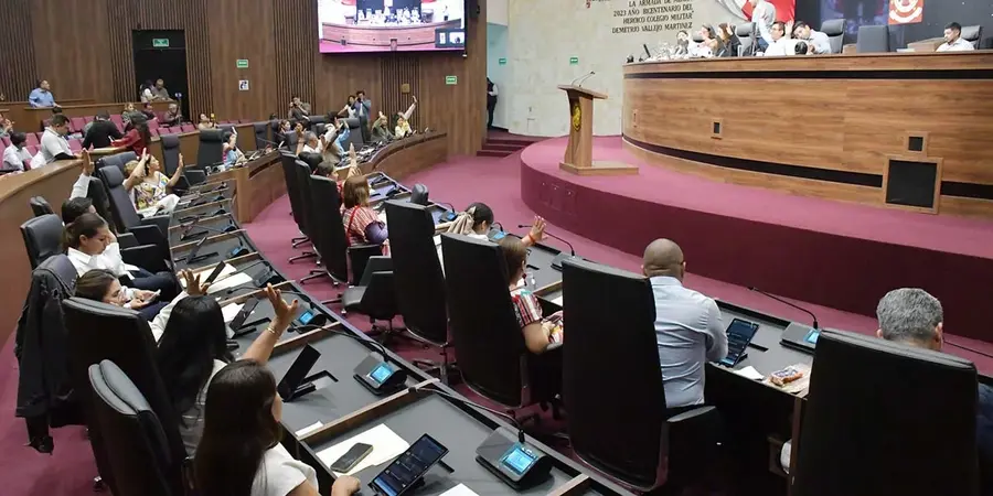 Entregan-la-propuesta-de-reforma-a-la-Constitucion-Politica-del-Estado-de-Oaxaca.-El-Congreso-con-la-responsabilidad-historica-de-los-cambios_-1