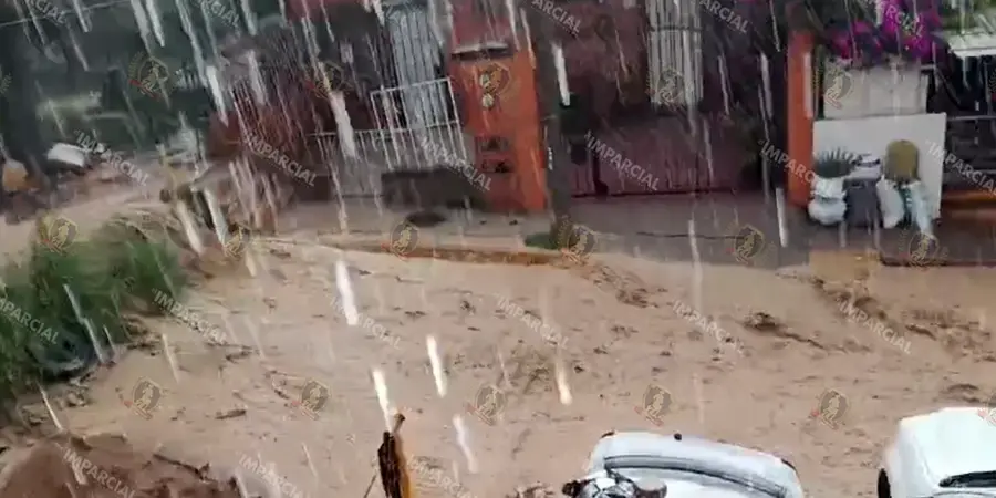 La-tromba-que-cayo-la-tarde-del-miercoles-en-el-Fraccionamiento-El-Rosario_