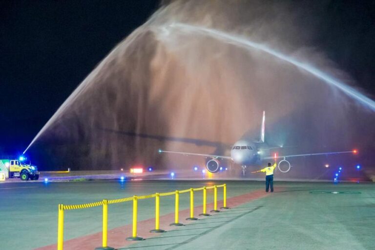 Recibe-Puerto-Escondido-el-segundo-vuelo-por-temporada-invernal-proveniente-de-Toronto-Canada-Sectur-Oaxaca-1