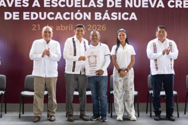 35 escuelas reciben clave oficial de centro de trabajo: ¿qué implicaciones trae?