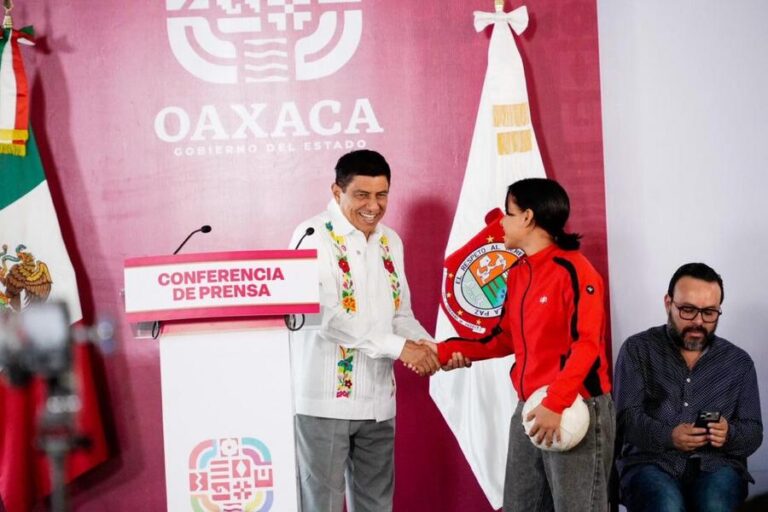 columna-politica-misael-sanchez-salomon-conferencia-matutina-oaxaca-1100x733-1