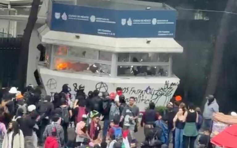destruccion-y-vandalismo-marcha-2-de-octubre-2026-tlatelolco