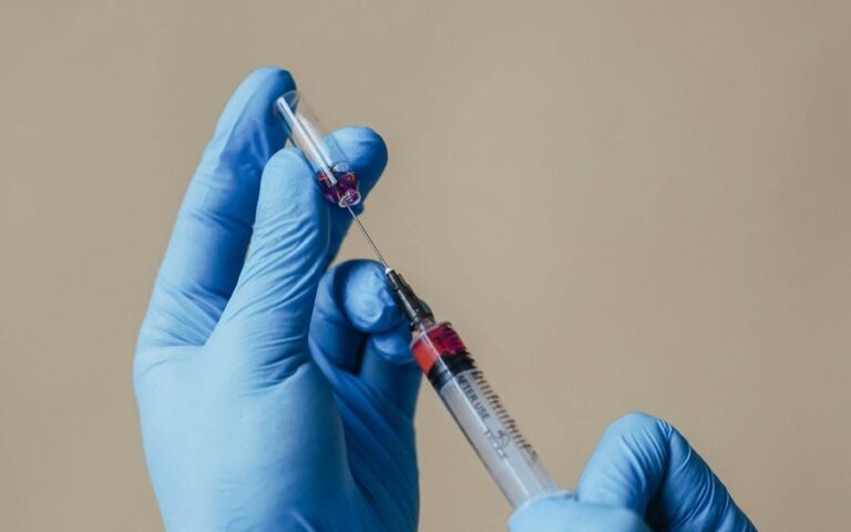 eu-aprueba-primera-inyeccion-prevenir-vih-yeztugo-lenacapavir-gilead-sciences-18062025