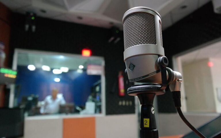 medios-radio-television-generica-pexels-10082026