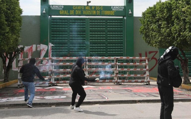 normalistas-petardos-instalaciones-militares-caso-ayotzinapa-23092026