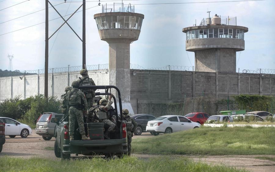 separan-director-penal-el-castillo-mazatlan-sinaloa-rinas-12-muertos-23102026-3